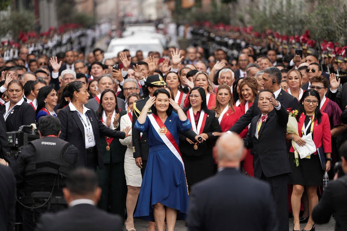 paddington1118's tweet photo. La presidenta del Perú, Keiko Fujimori, sale del Congreso tras juramentar como nueva presidenta del país, en Lima (Perú). 28 de julio de 2026.

Foto: Ángela Ponce, Reuters. https://t.co/R4B2OEu9Il