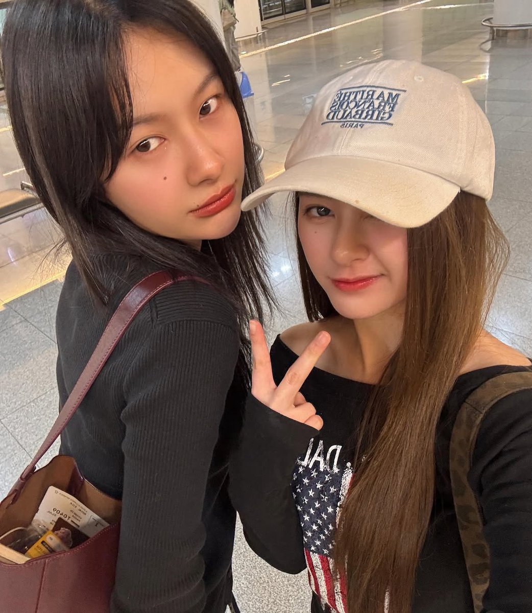 pannsamoyed's tweet photo. mim and her favorite phi 🙂‍↕️🙂‍↕️🙂‍↕️ https://t.co/c0yyelYlj3