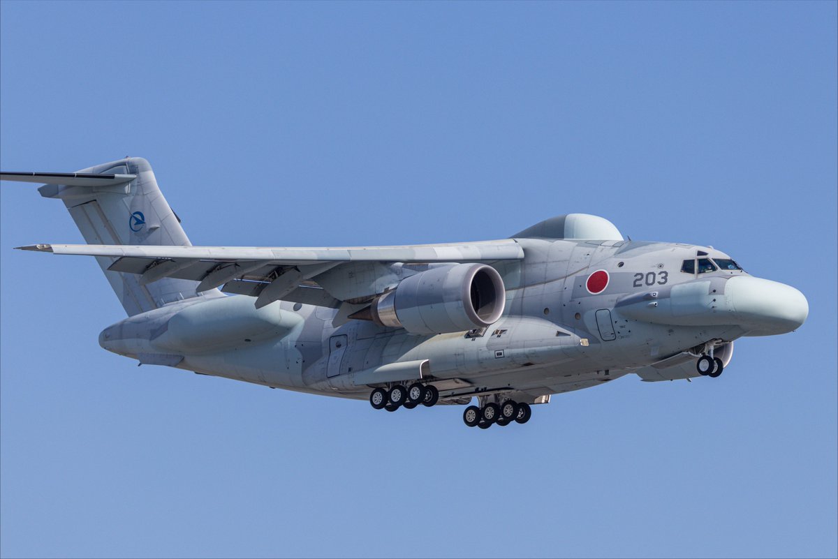 mik_photolog's tweet photo. 2026年8月5日（水）岐阜基地 XEC-2 飛行試験?
午後に上がったXEC-2（スタンドオフ電子戦機）。大きなレドームと側面の突起が印象的な異形のシルエット。人生初カモノハシ！C-2と印象が全然異なり面白い機体でした！
#岐阜基地 #飛行開発実験団 #XEC2 https://t.co/qZrXjC5c1M