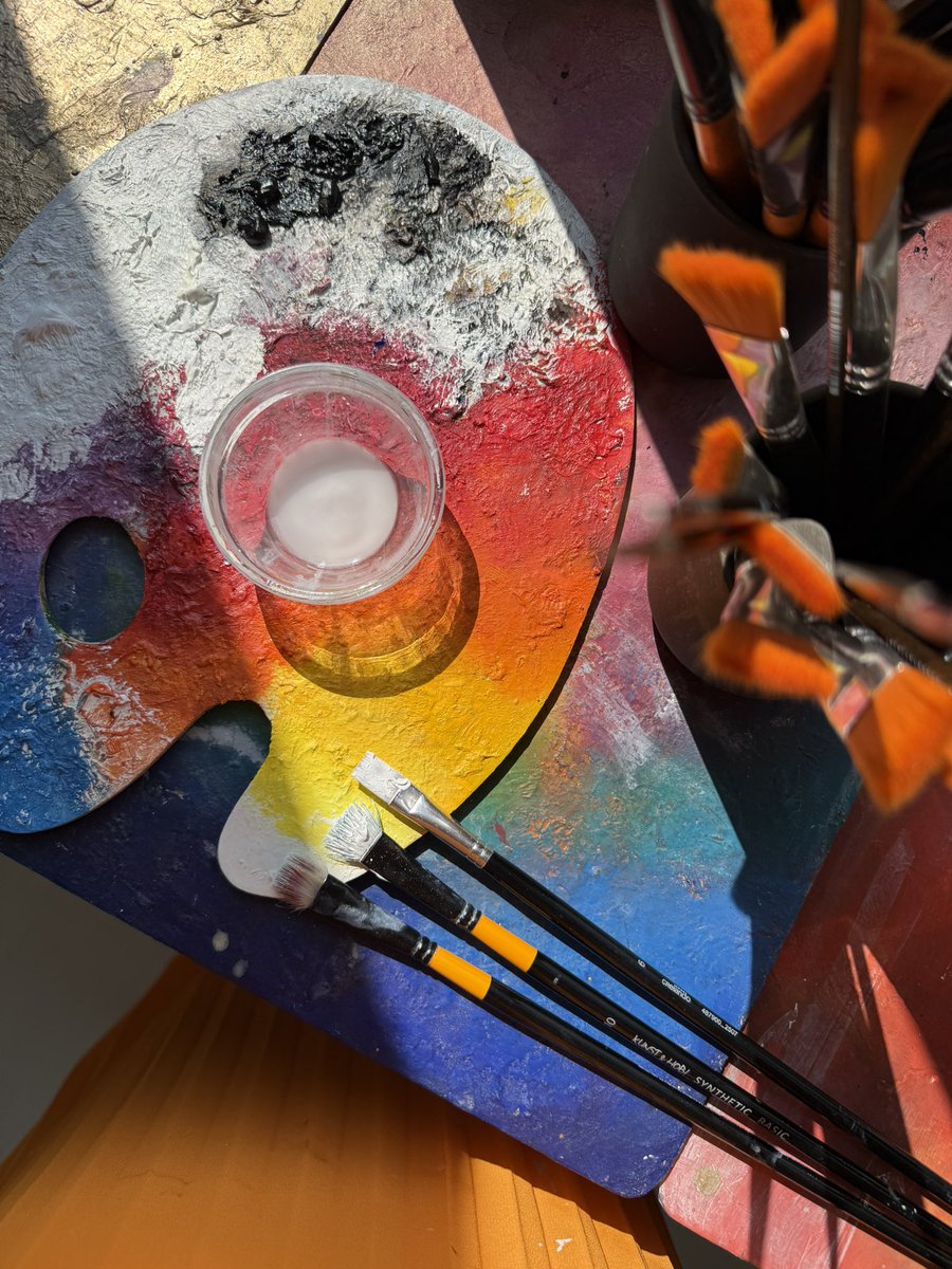 krista_perse's tweet photo. ❤️ Do what you love ❤️ 
A place where passion, inspiration and art come together.

“Kristas Perses studija”
Artist Krista Perse.
Riga, Latvia.

#passion #lifestyle #love #kristaperse #painting https://t.co/Cv5APggz9b