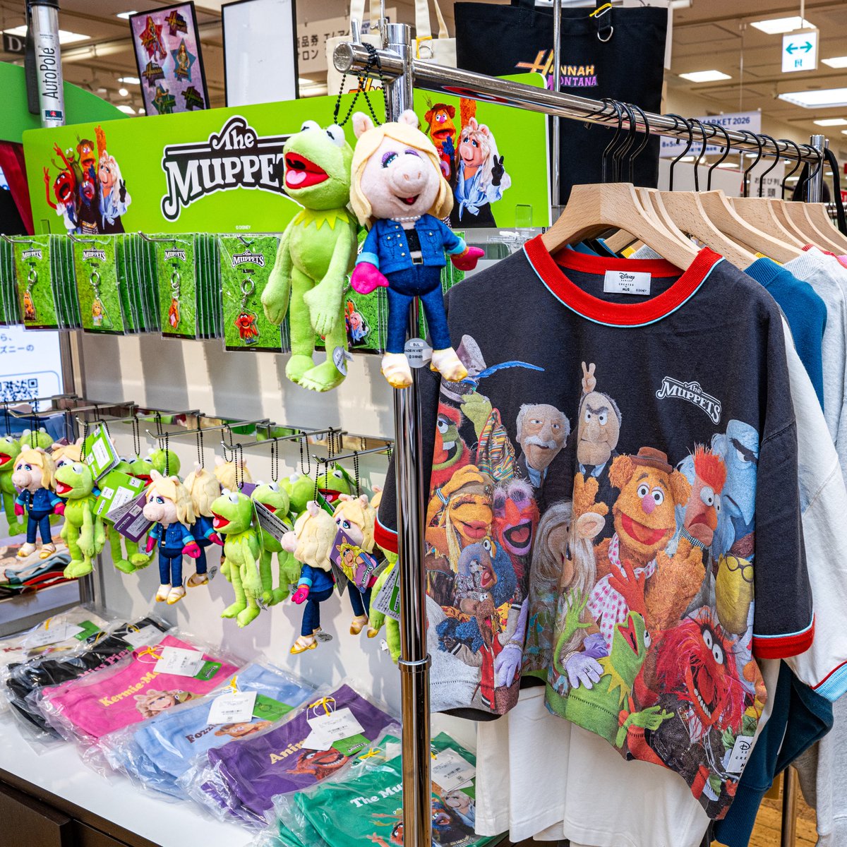 MezzoMikiD's tweet photo. 『ザ・マペッツ』や『ハンナ・モンタナ』グッズも！
Disney THE MARKET 2026 in 日本橋三越本店 
本日8月5日から8月16日まで開催☆
#Dマケ
https://t.co/hL9r2ID5uK https://t.co/y8SiXsnvu5