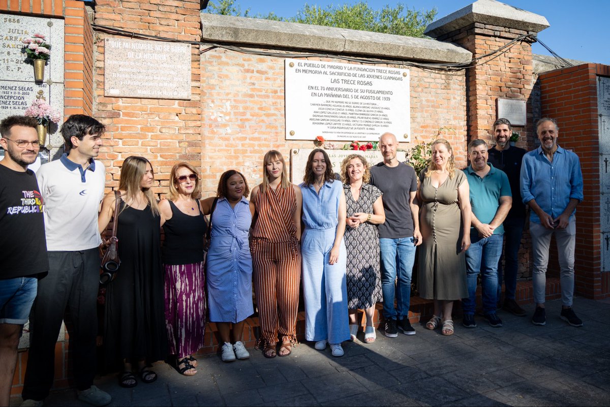 PSOEMadridAyto's tweet photo. Hace 87 años, Blanca, Carmen, Martina, Ana, Joaquina, Dionisia, Julia, Luisa, Virtudes, Elena, Adelina, Pilar, Victoria y Antonia fueron fusiladas por defender la libertad y la democracia.

Desde el Cementerio de la Almudena, honramos su memoria y reafirmamos nuestro compromiso con la memoria democrática.

Que nunca se olvide. 🌹