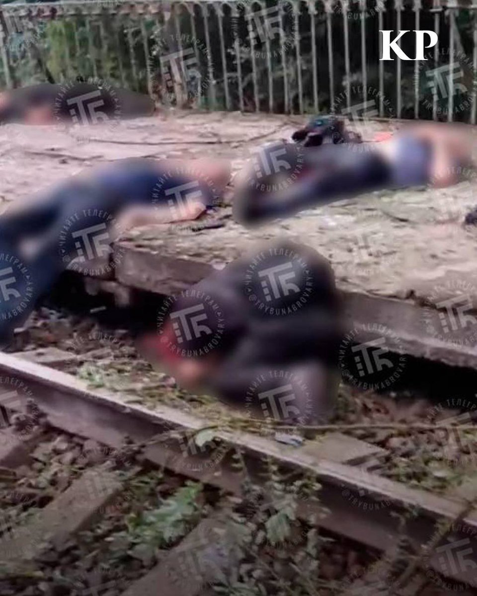 KyivPost's tweet photo. Eight civilians were killed on a railway platform in Ukraine’s Kyiv region during Russia’s overnight attack.

The victims were waiting for a delayed train at Kvitneva station when the Russian strike hit. https://t.co/Ea8ehEtsRV