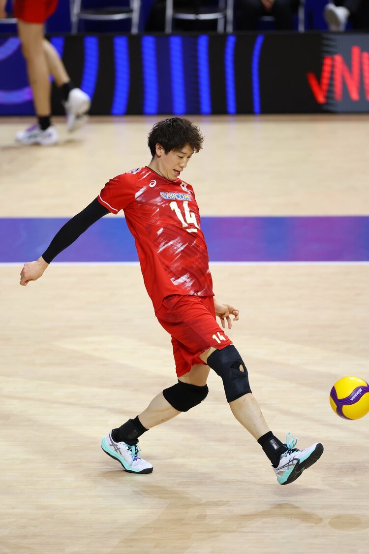 Baek_is_a_mochi's tweet photo. Yuki Ishikawa:

"The main reason why I continue to play in the national team is because I want to. I have a strong desire to stay at the top. And also because I love volleyball. This is the fundamental aspect, and I will not change my mind about this."

credit: Number https://t.co/BKMh07Nszd