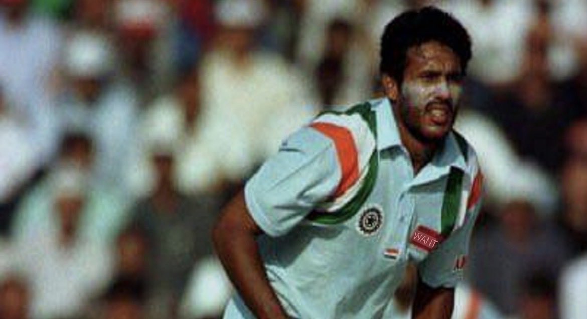 BabajiSutar3's tweet photo. Possibly the tallest player to represent India at 6’6”, despite his imposing frame, was never an out-and-out express bowler. 

He built his reputation on sharp swing and later added subtle variations, including a cleverly disguised slower ball. 

His early development came under the guidance of Frank Tyson through the BCA-Mafatlal Bowling Scheme.