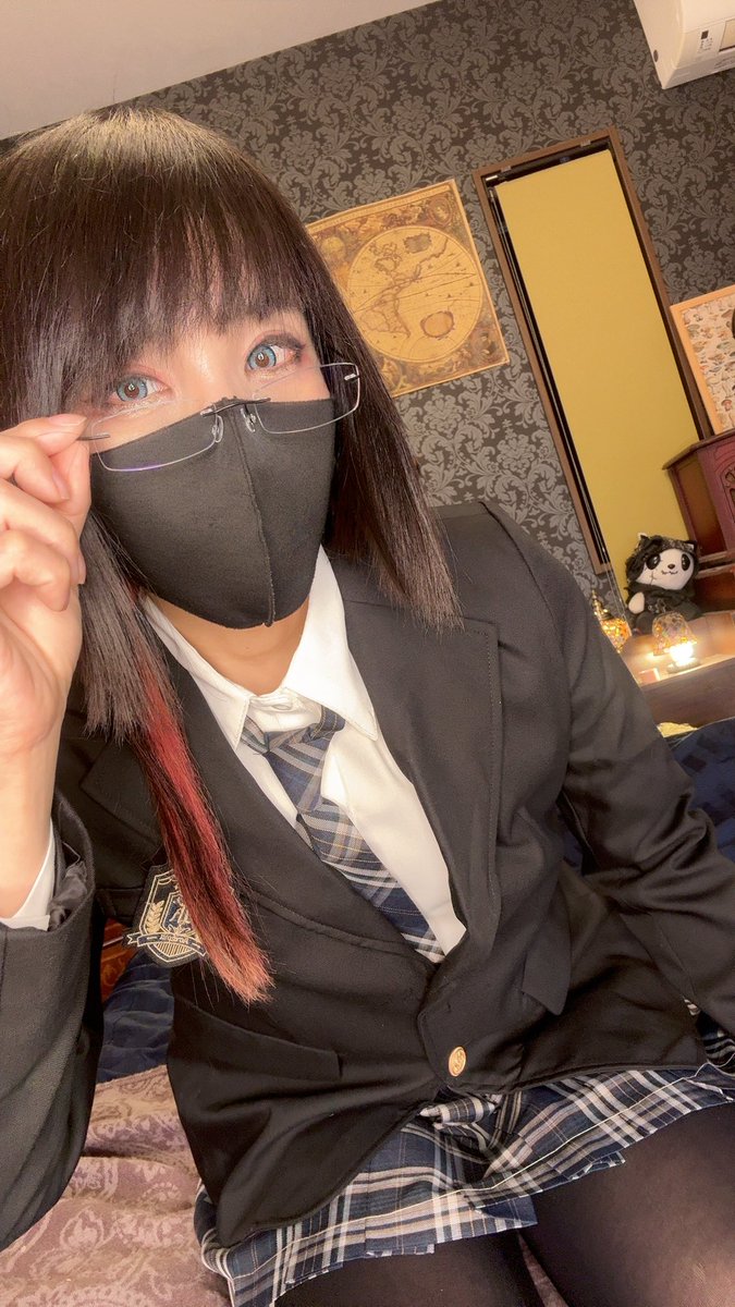 zexkai3y's tweet photo. 襟足だけめっちゃ長いです😉 https://t.co/B978d3rL4A