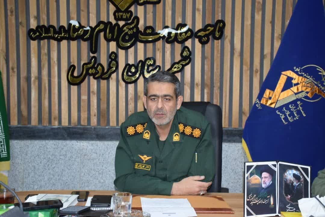 Mayekhal's tweet photo. فردیس کرج یکی از گسترده‌ترین کشتارها رو در ۱۸ و ۱۹ دی داشت

سرهنگ پاسدار جعفر فلاح نژاد، فرمانده بسیج امام رضا شهرستان فردیس یکی از عوامل این کشتاره

بماند برای روز عدالت

#افشای_سرکوبگران https://t.co/iQu90jknm0