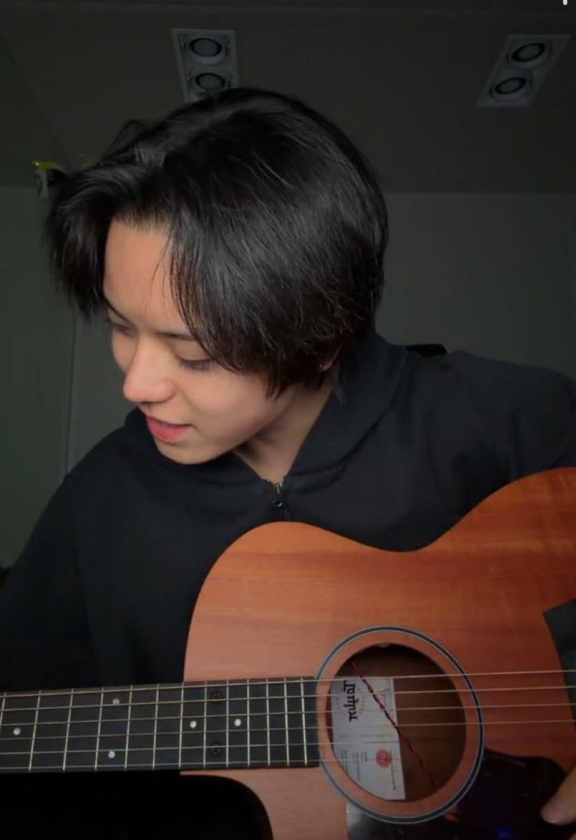 jindanyul's tweet photo. bahkan intro lagu sempurna pun kalah indah ama lu nyul https://t.co/WIee7GU2cI