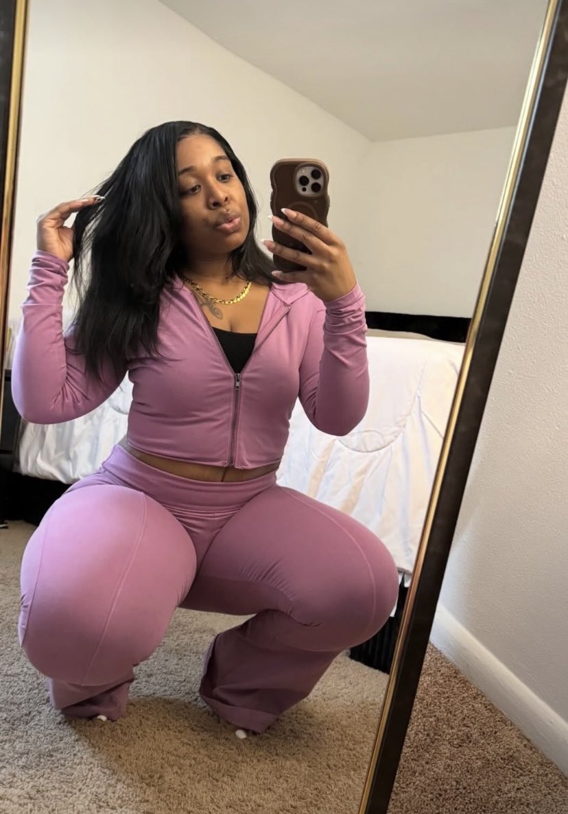 nancyemprado3's tweet photo. Front 😍🤍🥰 https://t.co/KWdD1qCyxI