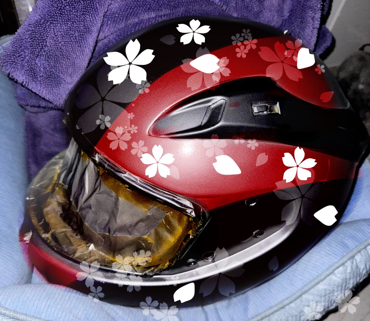 shama_sama_'s tweet photo. ヘルメットのデザイン迷ってる https://t.co/wVaDragrml