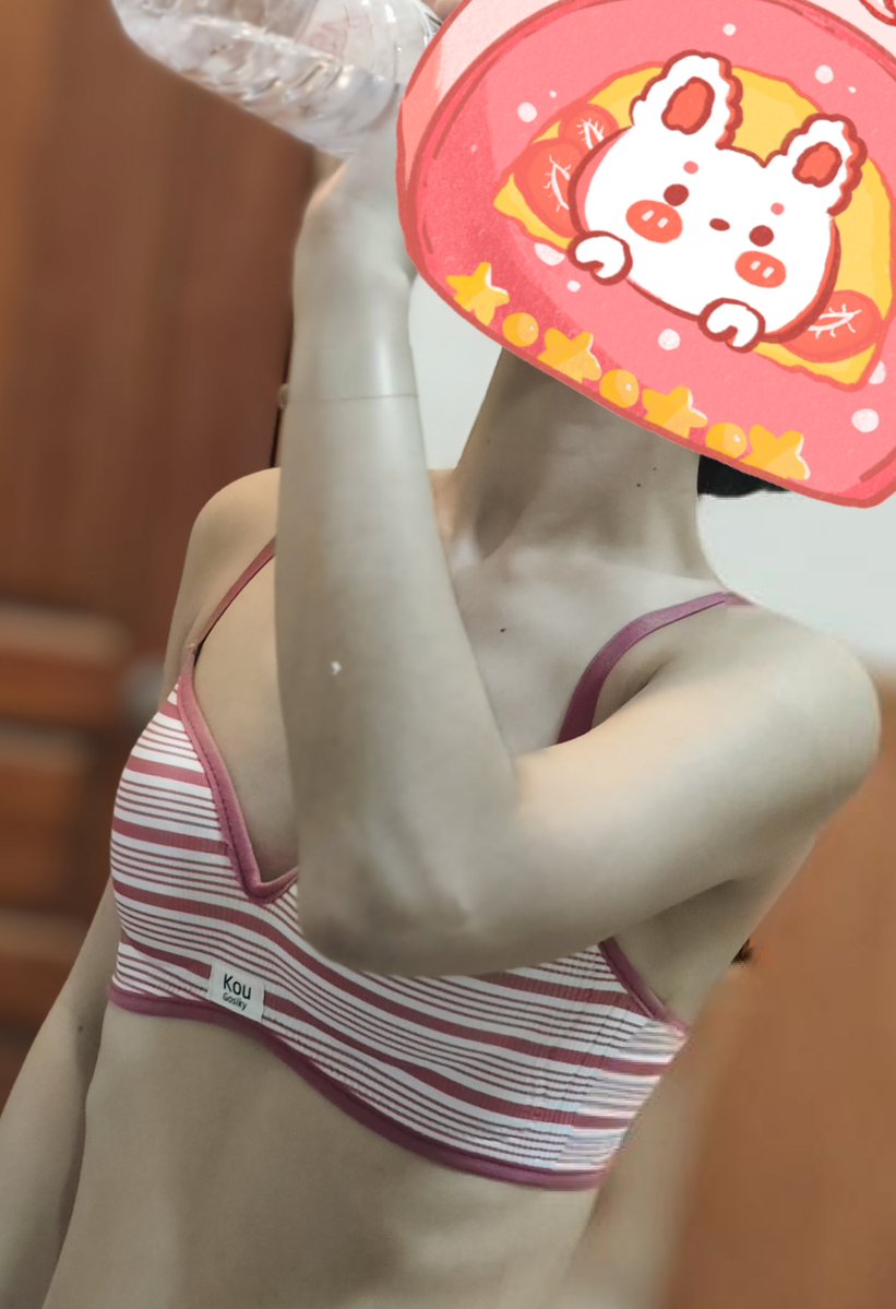 mee21435348's tweet photo. 🫗 เมีย ฉันหิวน้ำจังเลย 🍺 ผัว  กินให้หมดเลยครับแบบ 💯❤️🥰 #โชว์เมีย #คู่แท่ #เล่นสองคน https://t.co/eH1oLaQrGp