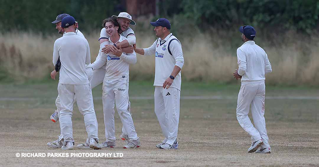 NottsPrem's tweet photo. In the #NPL and #NPL2 this weekend questions can be answered!

@KimberleyICC head to the Bear Pit @cuckneycc knowing a win will seal their first title since 2021.

@PlumtreeCC need to beat @ROTCricketClub to secure an immedaite return to the #NPL.

An intriguing weekend awaits! https://t.co/vy2oRlOd0L