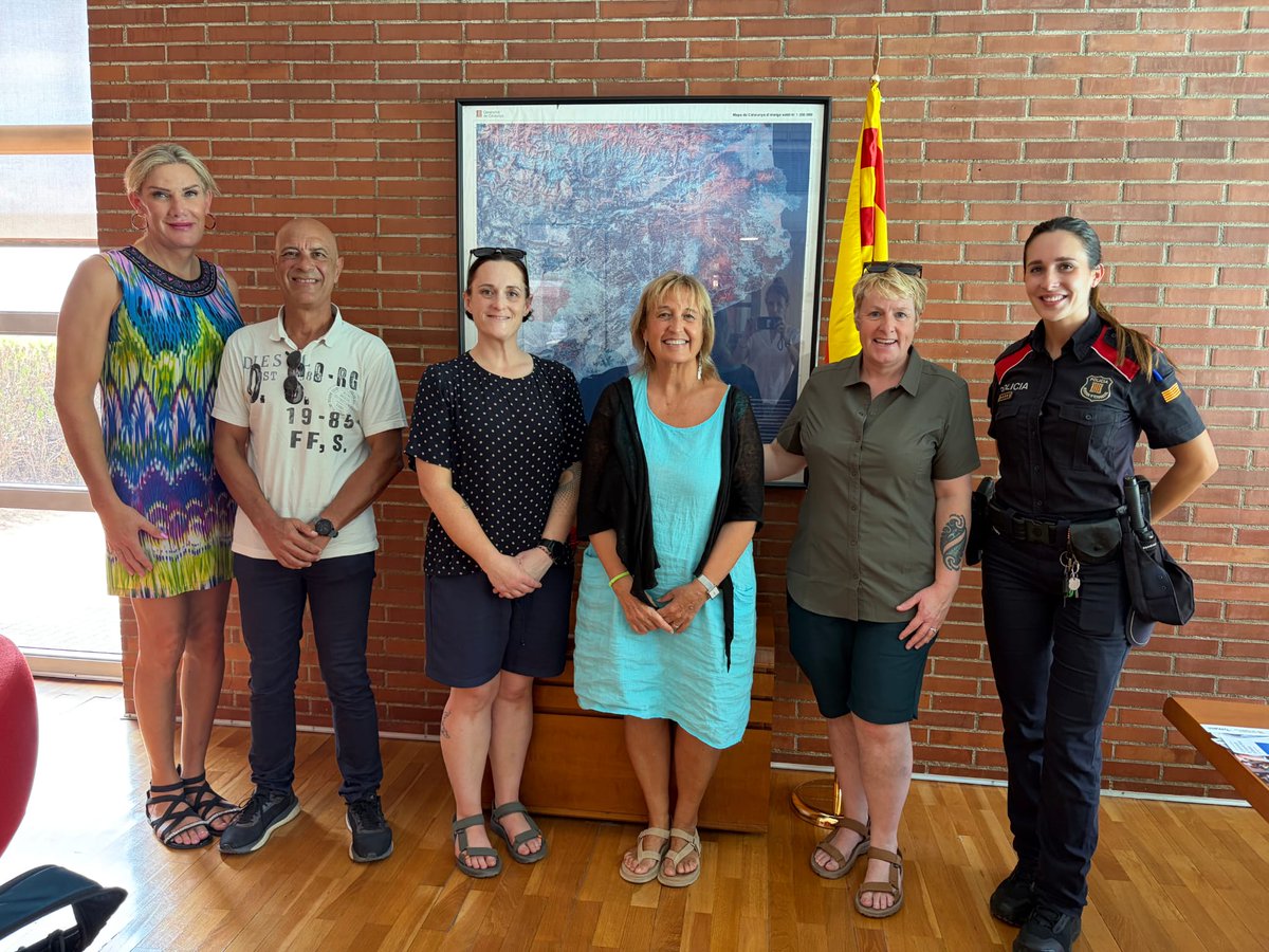 ispccat's tweet photo. Ahir, 4 d’agost, vam rebre la visita de dues representants del cos de policia de Nova Zelanda i d’una representant de la Royal Canadian Mounted Police (RCMP) del Canadà per explorar futures vies de col·laboració entre les respectives escoles. https://t.co/5qvE5hXJvi