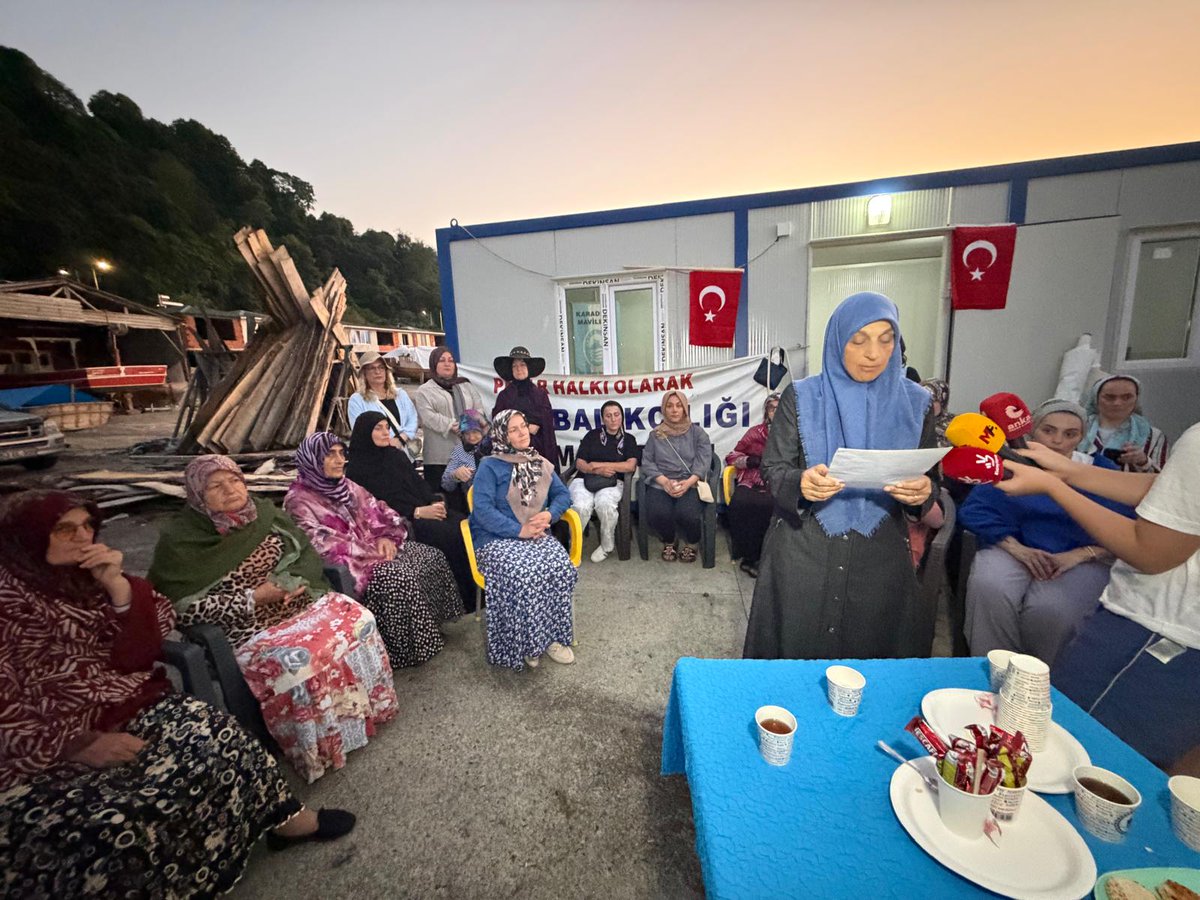 GKarafazli's tweet photo. Pazarlı Kadın Balıkçılar “Bize Söz Verip Kumpas Kurdular Bizi Yok Etmeden Bu Denizi Çalamayacaksınız” https://t.co/aCX5PLrxxr #balık #balıkçılar #kadın #KAFES #ocağımızaateşdüşürdünüz #Pazar #projesine #TEPKİ #ÇevreEkoloji https://t.co/ieasRoBvFQ