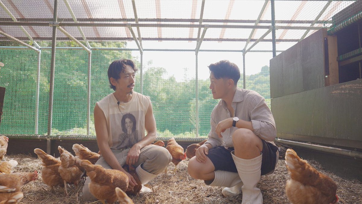 rikitake_fit's tweet photo. 6,7月はVEGIMOさんの畑やPARKLIFEさんの養鶏場で撮影をさせていただいたり、
鎌倉→神戸に引っ越したり、
タイで貴重な経験をさせていただいたり、
振り返ってみると色々ありました。

全てが偶然とご縁で、
全く意図せずとも面白い出会い、出来事が人生に舞い込んできてくれる。

これまで
「自分の力でどうにかして良い人生を作ろう、切り拓こう」
ともがいていた時よりも、
遥かに力を抜いているのになぜか良い偶然が沢山やってくる。

なので最近は、
全てをコントロールしようとせずに
「偶然に気づき、すぐに動ける状態」
を常に作っておくことに尽きるなと思います。

これからもちっぽけな自分の力だけで生きるよりも、
もっと大きな流れに身を委ねて生きていきたいと思います。

関わってくれる皆さん、
いつも有難うございます！！

この場を借りて、感謝です☘️