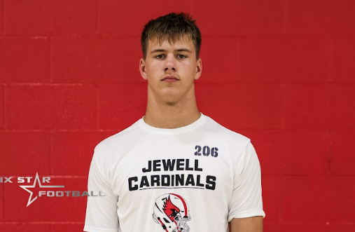 sixstarfootball's tweet photo. Preseason Prospect Preview:  Kansas 2028 Prospects raising profile

📈Six Star Football takes a look at several prospects making noise🔥

STORY▶️https://t.co/GtWDAYVEYA

@Cam_Twe23 @SMBates98 @CooperC_VII
@Dallas_Gray_35 @ryder21king @carterlewis78
@CadeLiggett2028 @RemingtonMerlau @CarterRaney1 @RyanStiner_2028 @BraxtonWagner11
@Chyler_Walker @ColtenWalters28 @TaylenWash38
@CannonZubeck