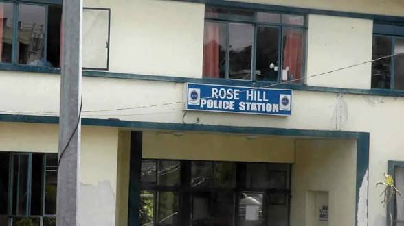 defimediainfo's tweet photo. Trafic présumé de psychotropes : un réseau démantelé par l’ADSU à Rose-Hill, plus de Rs 1,5 million de psychotropes saisis https://t.co/TIxThSERs4 #TraficDeDrogues #Psychotropes #ADSU #RoseHill #SaisieDrogues https://t.co/U3sOTFAFmL