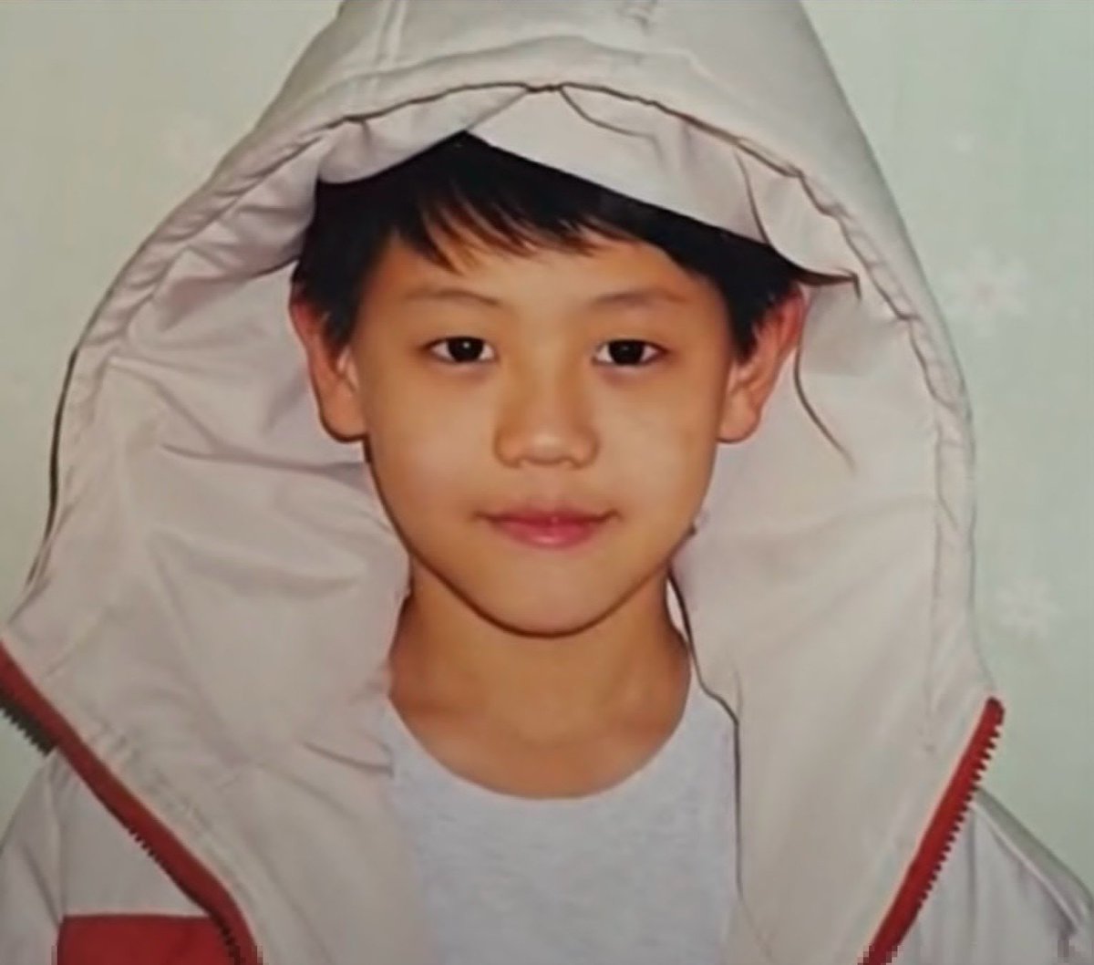 2_0668's tweet photo. 어린시절요섭이모음

애기요섭 기여어ㅜㅜ

#양요섭 https://t.co/cTf9MMr1Mn