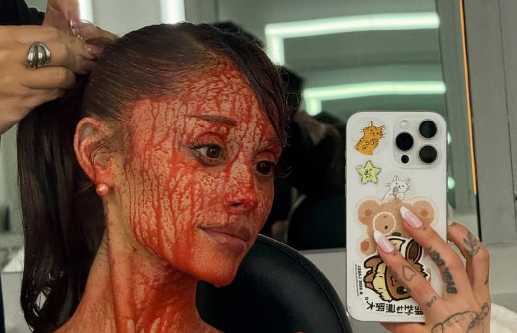 lesbianzgrande's tweet photo. i love when a big bambi eyed woman is covered in the blood of her enemies https://t.co/1TUxtI0waM