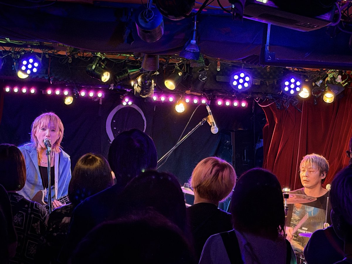naruse20102010's tweet photo. 神田SYOJIMARUでエドBD企画!
#Fakestonegaragre
#BARBAR2
#SaraGracesOneHotNight
ジェイクのコピバンでフェイクw
まあ半分本物ですしね♪
ババツは音響トラブルもあったけどやり切った
サラちゃん久しぶり!
やっぱかっこいいなー
お客様もこのレアな対バンを喜んでいただけたようでなによりです♪ https://t.co/V7oBB8JzSE