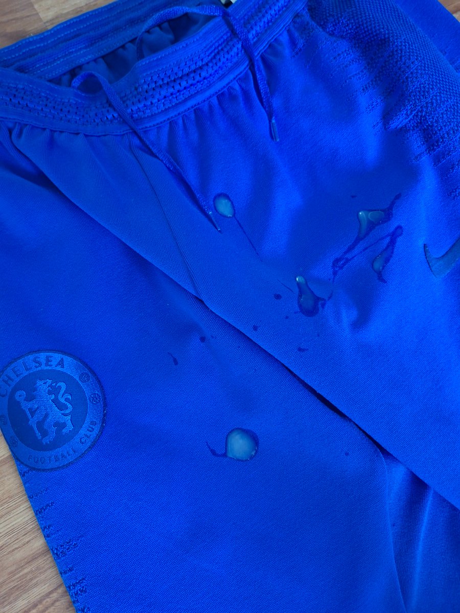 GearboyCash's tweet photo. #sportswear #tracksuit #footballtrack #nikegear. The training was to hot and wet at the end 😈💧 https://t.co/z66nKiFZ9y