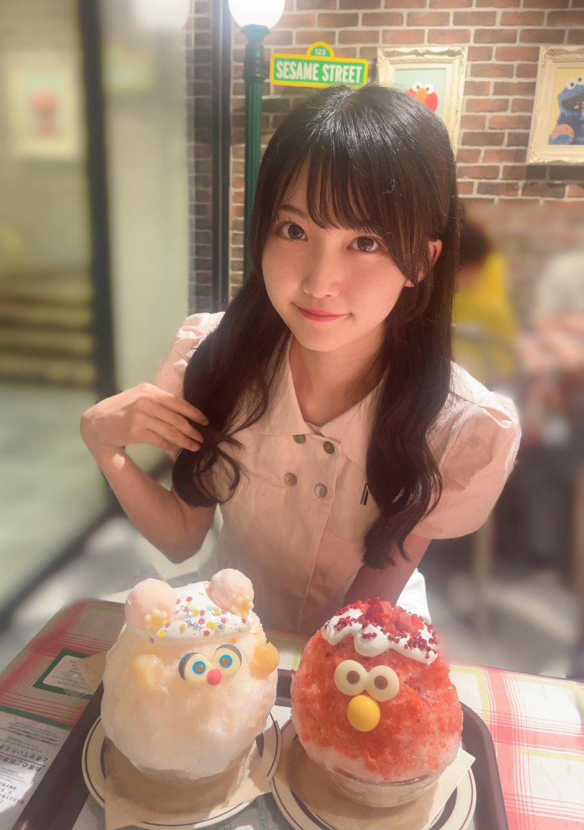 dela_honoka's tweet photo. 今年初のかき氷、かわいい？🍓 https://t.co/ouKM3pkhy4