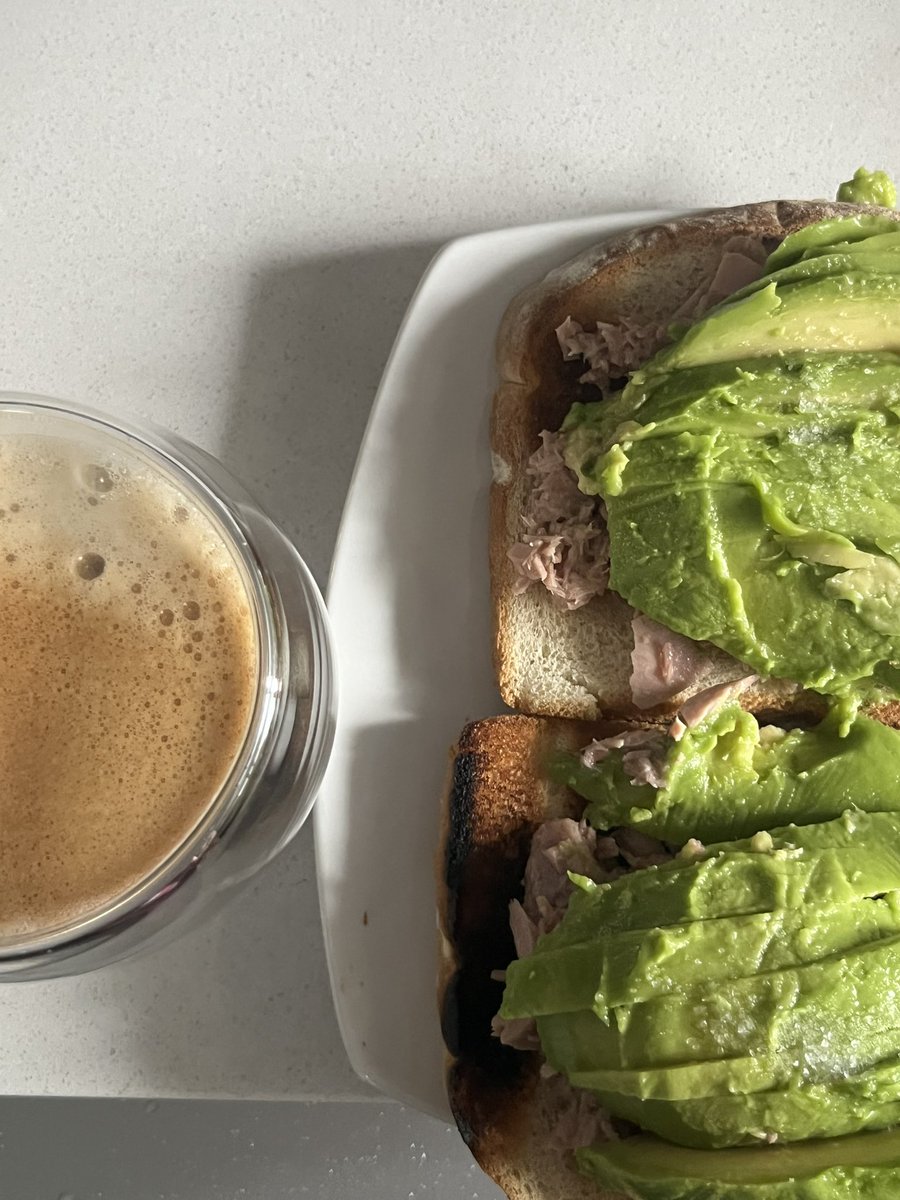 luvkoore's tweet photo. hay dias q se me antoja vivir  y desayuno okei si https://t.co/dNNxNuop22