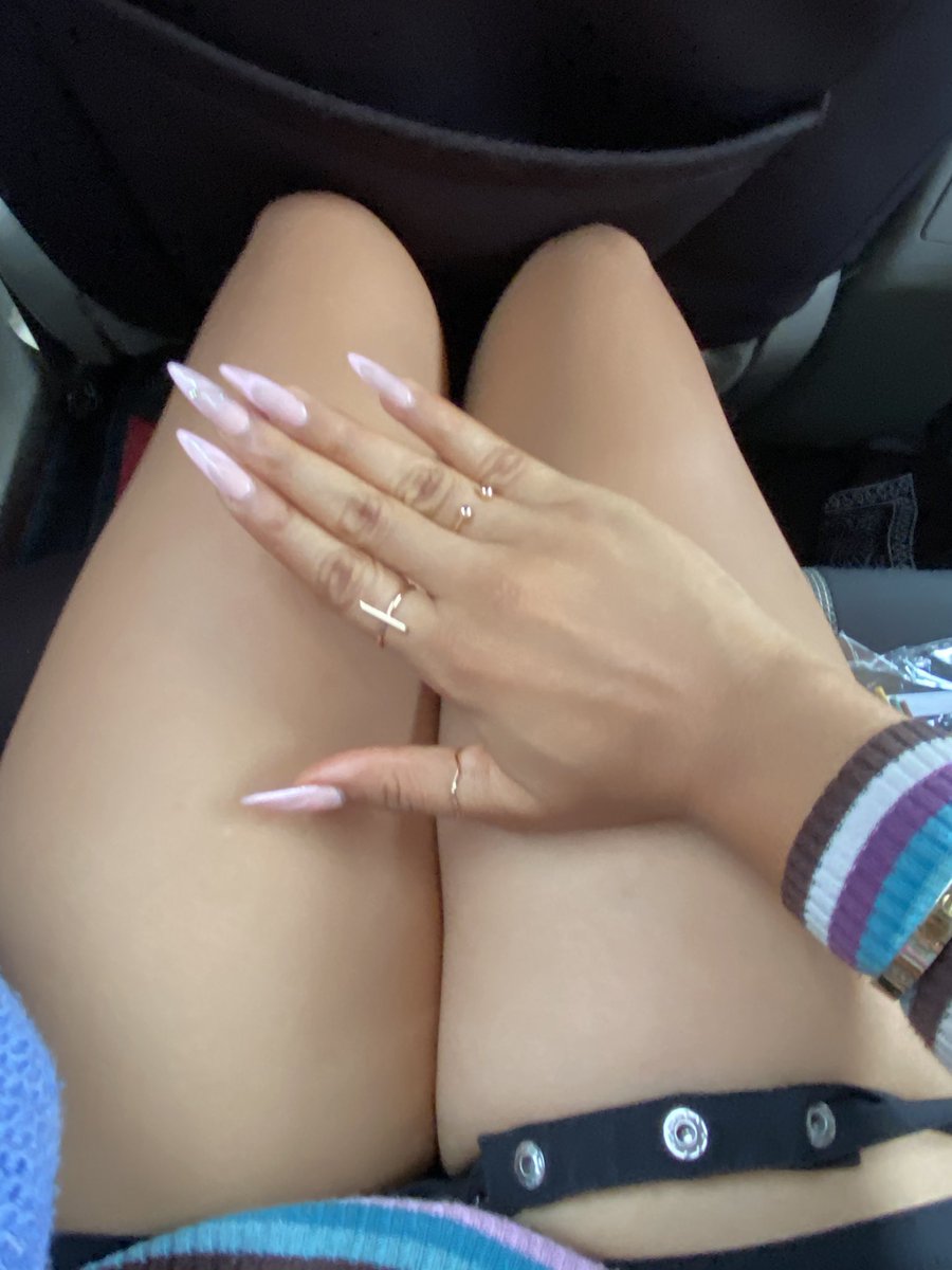 artsyada__'s tweet photo. love when my set eats 🫦💅🏼 https://t.co/AHjuRNAzj2