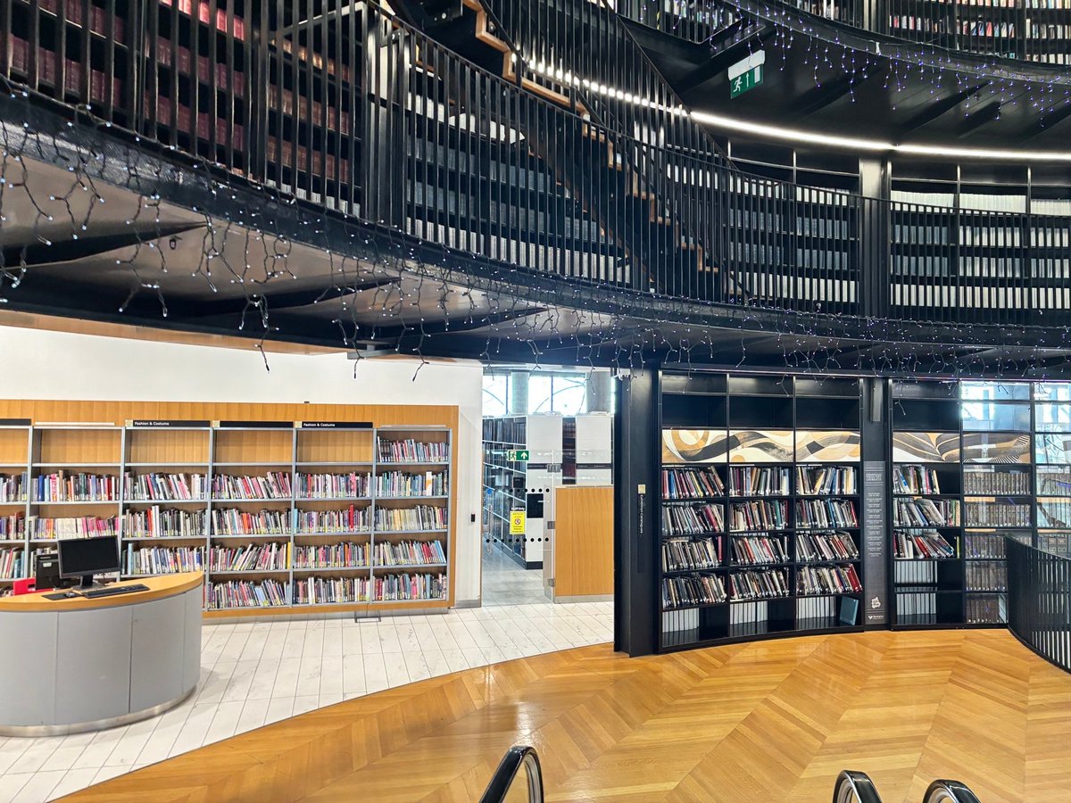 BhamLibReader's tweet photo. Staying cool is important during the heatwave. We have air-conditioned spaces to help you escape the high temperatures.
@LibraryofBham @BhamCityCouncil https://t.co/2D4jrxolF1