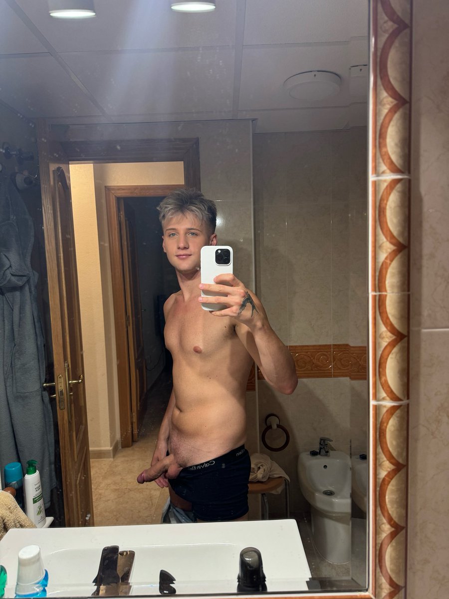 PatrikBlondieXX's tweet photo. RT if you wanna spend a hour together🔞 https://t.co/7KtMer2SZH