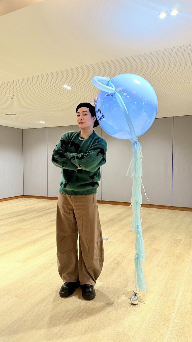 pklovepalit's tweet photo. 🥺🥺 เห็นรูปจากคิมแล้ว เยียวยาหัวใจนุชมากค่า ส่งไปให้ตอน Valentines 2024 
ขอบคุณเฮียที่หยิบมาใส่อีกครั้งนะคะ..หยิบมาใส่ได้บ่อยๆเลยน๊า.. ช่วงนี้งานยุ่งมากกกกก แต่รักและคิดถึงเฮียทุกวันเหมือนเดิมค่า ❤️ @peckpalit 

#เฮียใส่ของนุช
#เป๊กผลิตโชค 
#PeckPalitchoke https://t.co/opWymugJQg