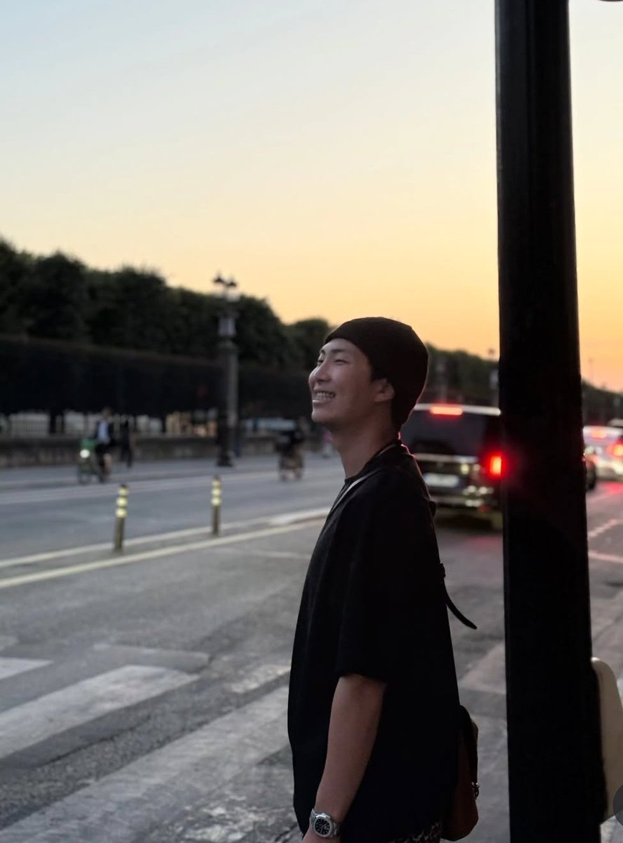 a3c8b9264f1147e's tweet photo. 기차가 당신을 떠날 때, 당신은 그것을 쫓아가지 않습니다.당신은 다음 기차를 인내심 있게 기다립니다. 이것은 기차에 관한 것이 아닙니다.

인생은 항상 계획대로 흘러가지 않습니다. 상황은 변하고, 사람들은 떠나고, 기회는 지나가고, 순간은 스쳐 지나갑니다. https://t.co/apQvhw9m6O