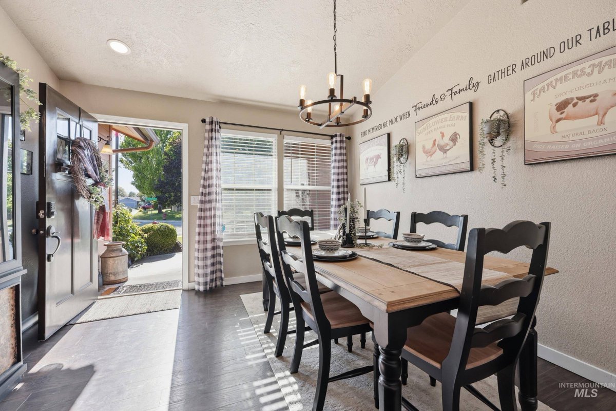 kiacovelli's tweet photo. 1317 N Shreveport, Meridian, ID 83642 is now under contract.
See this listing and more on my website: https://t.co/aoFjuDZTuq https://t.co/GOPUtFnStN