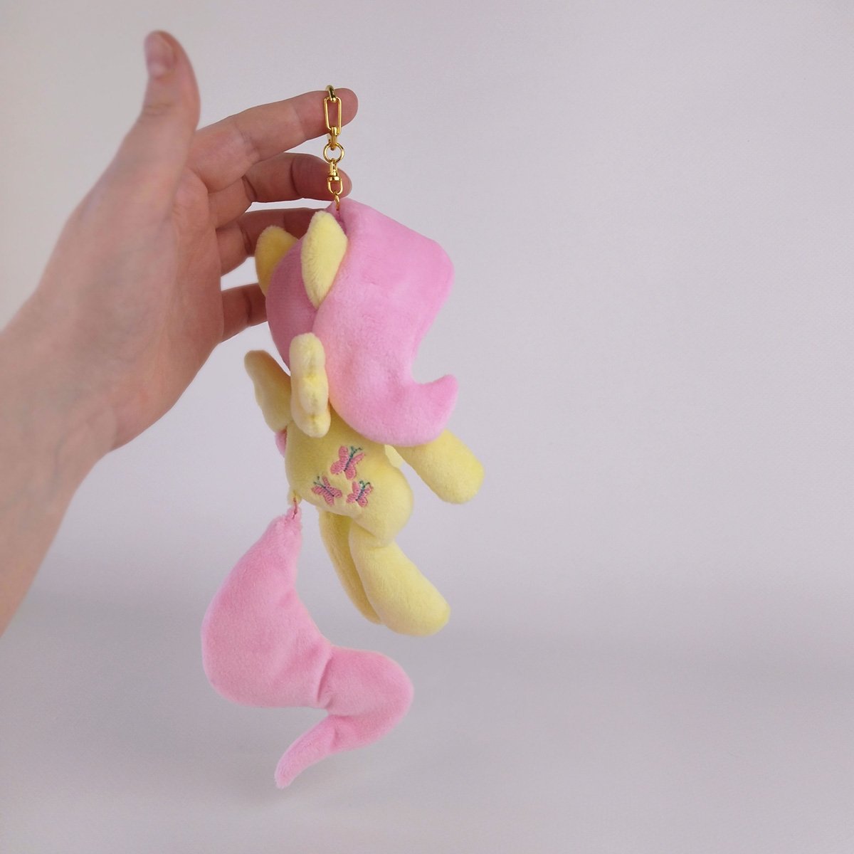 larsen_toys's tweet photo. smol 

#mlp #plushie #fluttershy https://t.co/X9XM4PuDmL