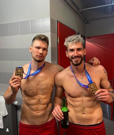 martussxv's tweet photo. 2023 ➡️ 2024➡️ 2025➡️ 2026 🥹❤️
#gangłysego https://t.co/2xJtC4X8m6