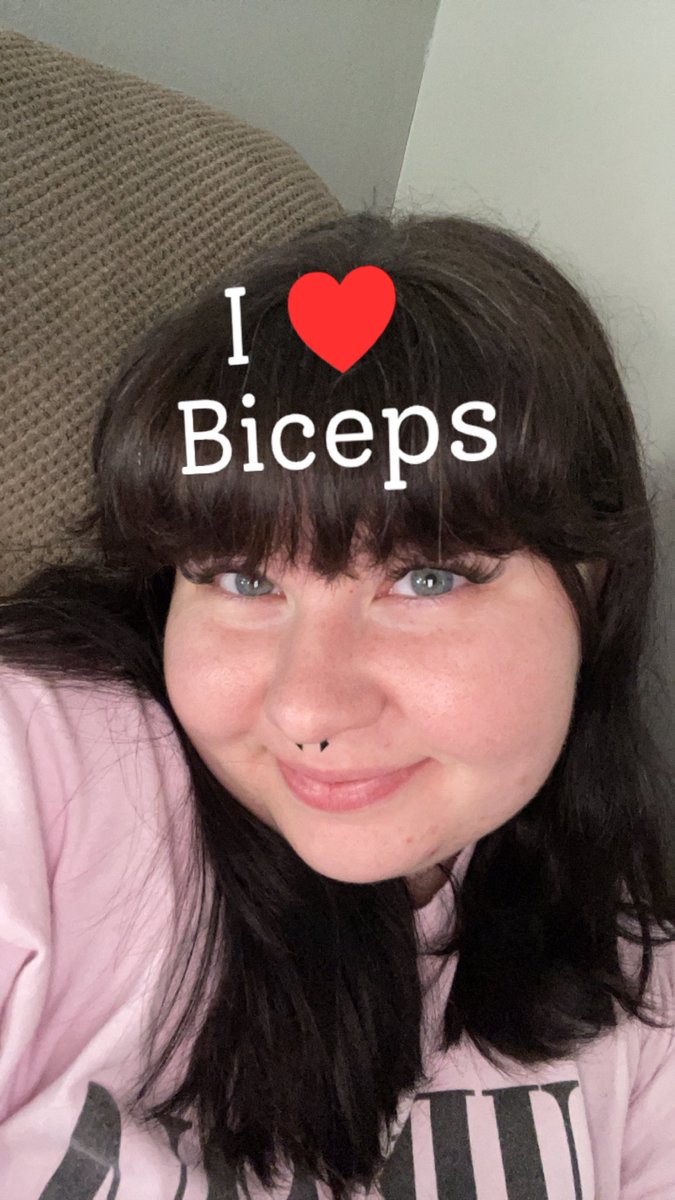 EnchantedEv1e's tweet photo. Lemme take a bite🫪🤤 https://t.co/HRl95wwnCj