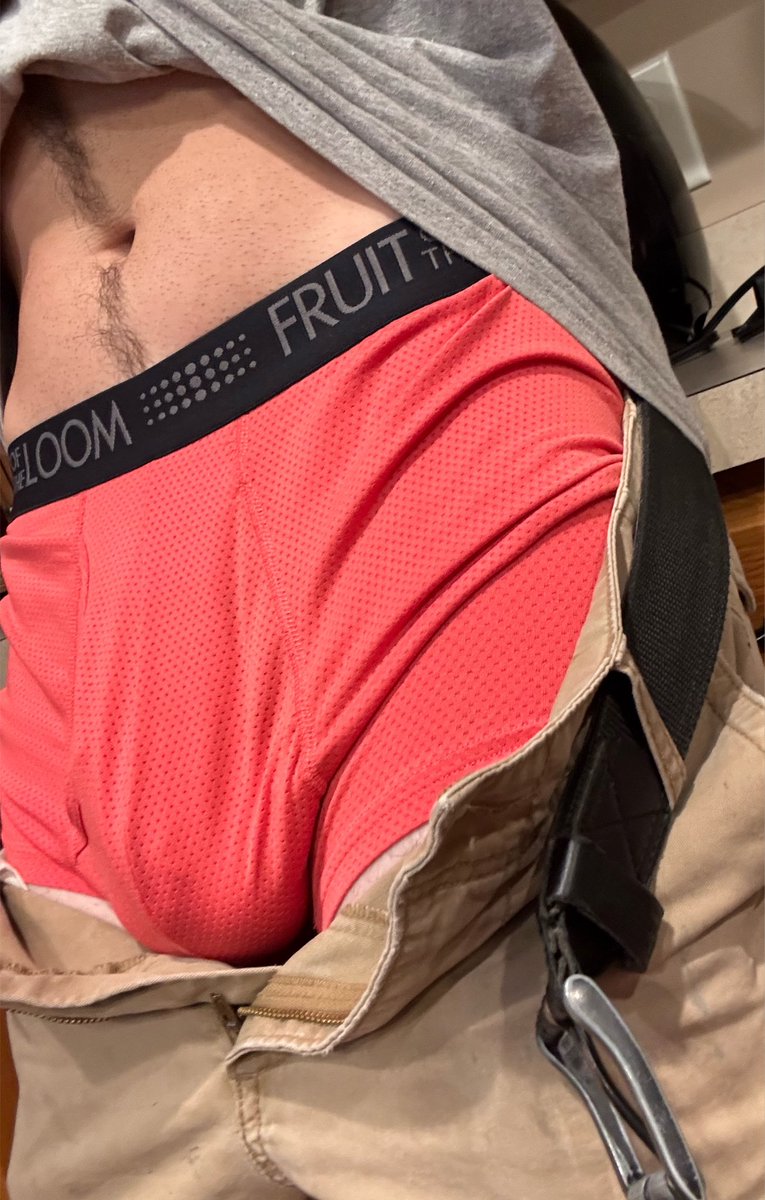 secretpair26's tweet photo. What are you wearing today? #nationalunderwearday #pantsday #underwear #boxersorbriefs #pink #fotl #bulge https://t.co/bqnJY88slK