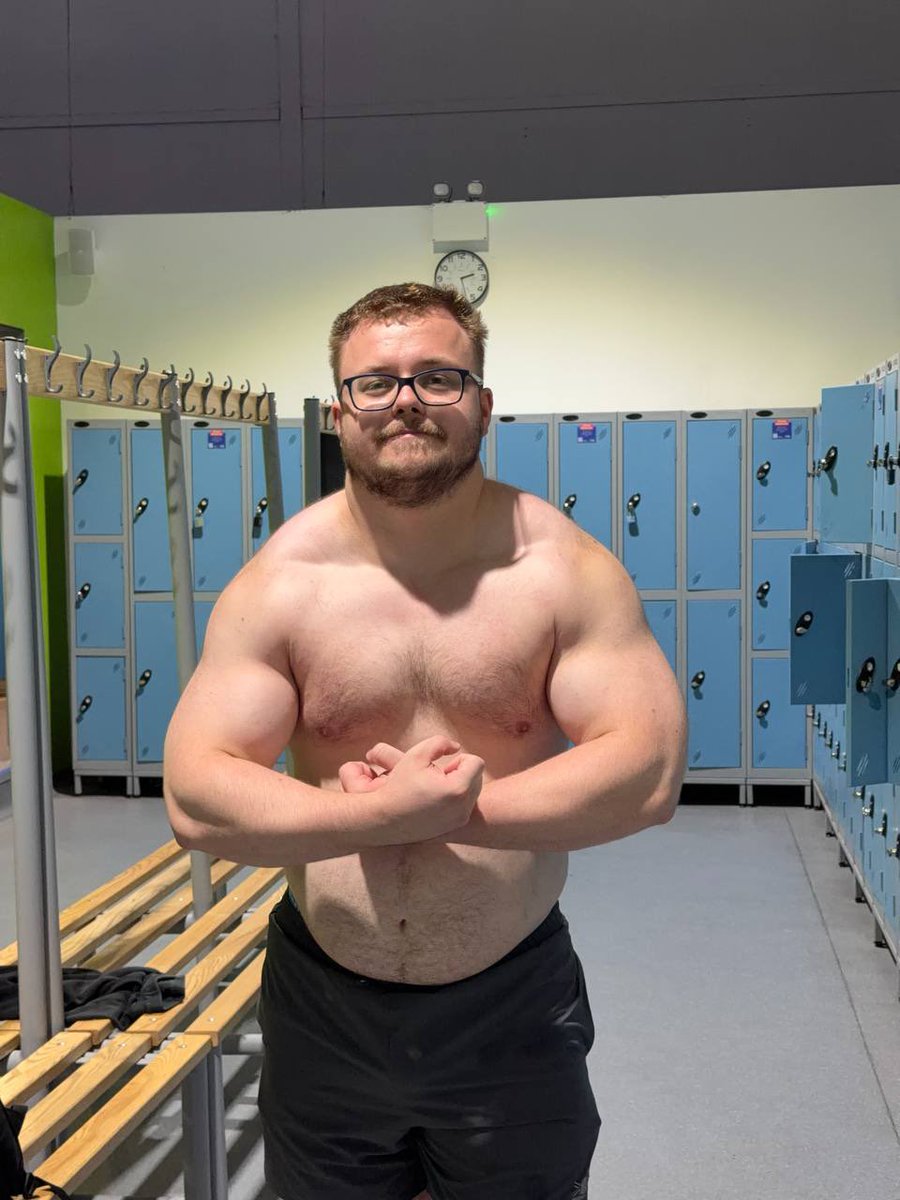 Tlepidoptera's tweet photo. Need so much more muscle https://t.co/4OUoMiErGM
