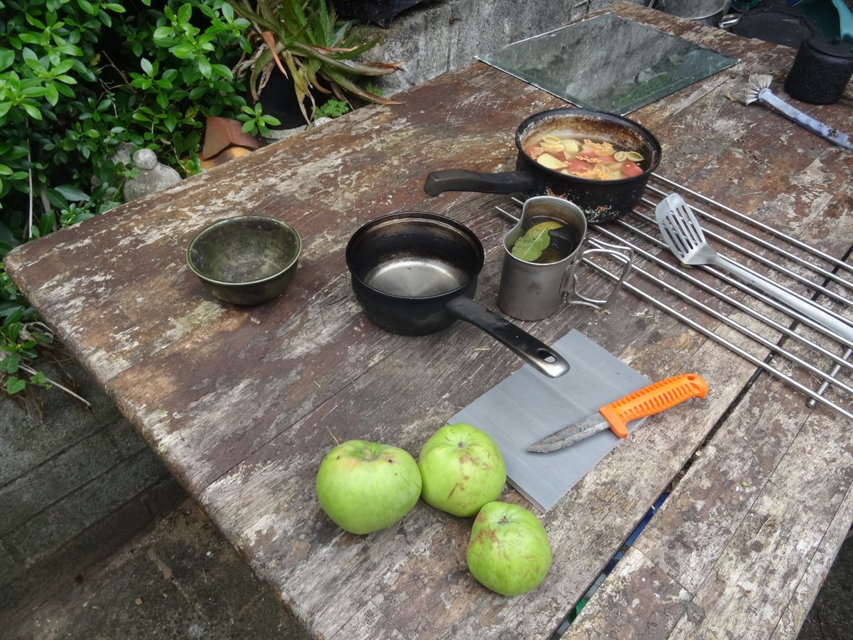Wicklowwolf1's tweet photo. #draught #dryspell #wildfires #Ireland
Safety first!
I had to close down my woodlands camp due to the current dry spell. But I am still cooking outdoors in my own backyard, which  at this stage is almost as good as being in a forest. https://t.co/FlctXPaoRN
