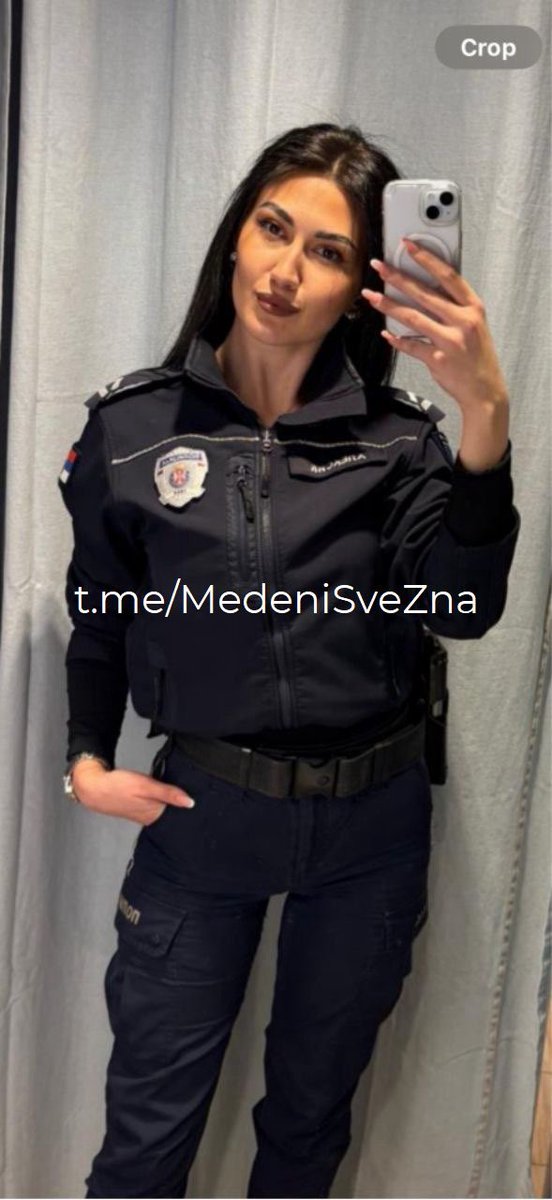 ZeljkoBosk10720's tweet photo. Medeni je upravo (u 16:44)  na svom Telegram kanalu objavio interesantne informacije koje prenosim u celosti ( prateći tekst, video i fotografije): 

“Medeni sa pravnim timom objavljuje novi video-snimak ranjavanja Caci kriminalca Miloša Vuksanovića! U tom trenutku, pored supruge Vuksanovića, sedi pripadnica Ministarstva unutrašnjih poslova koja ga je obezbeđivala.”