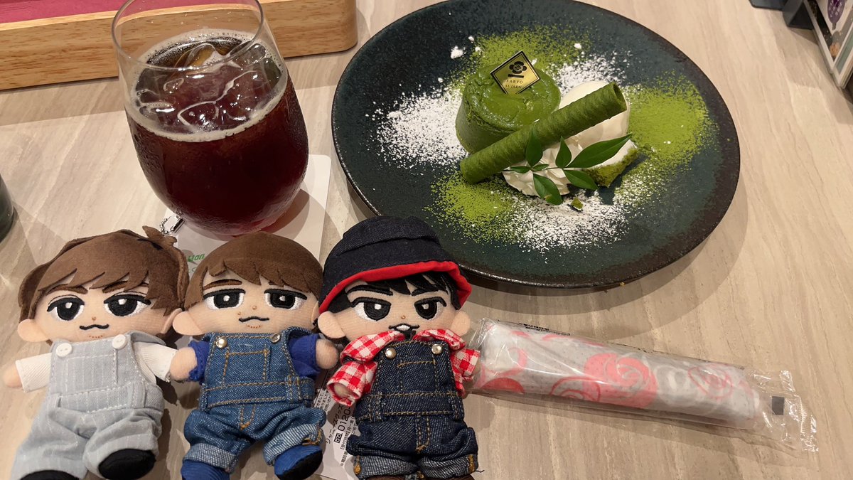 shigure0419's tweet photo. 本日は池袋で羽兎ちゃんの誕生日当日お祝いをしてまいりました~!!
色々買い物してガチャガチャしてみたり美味しい牛たんとデザート食べたりで楽しいお祝いが出来てたら良いな( ᵕᴗᵕ )
改めてお誕生日おめでとうだよ🎉
#SnowHappyMemory https://t.co/Osvhi9sd1X