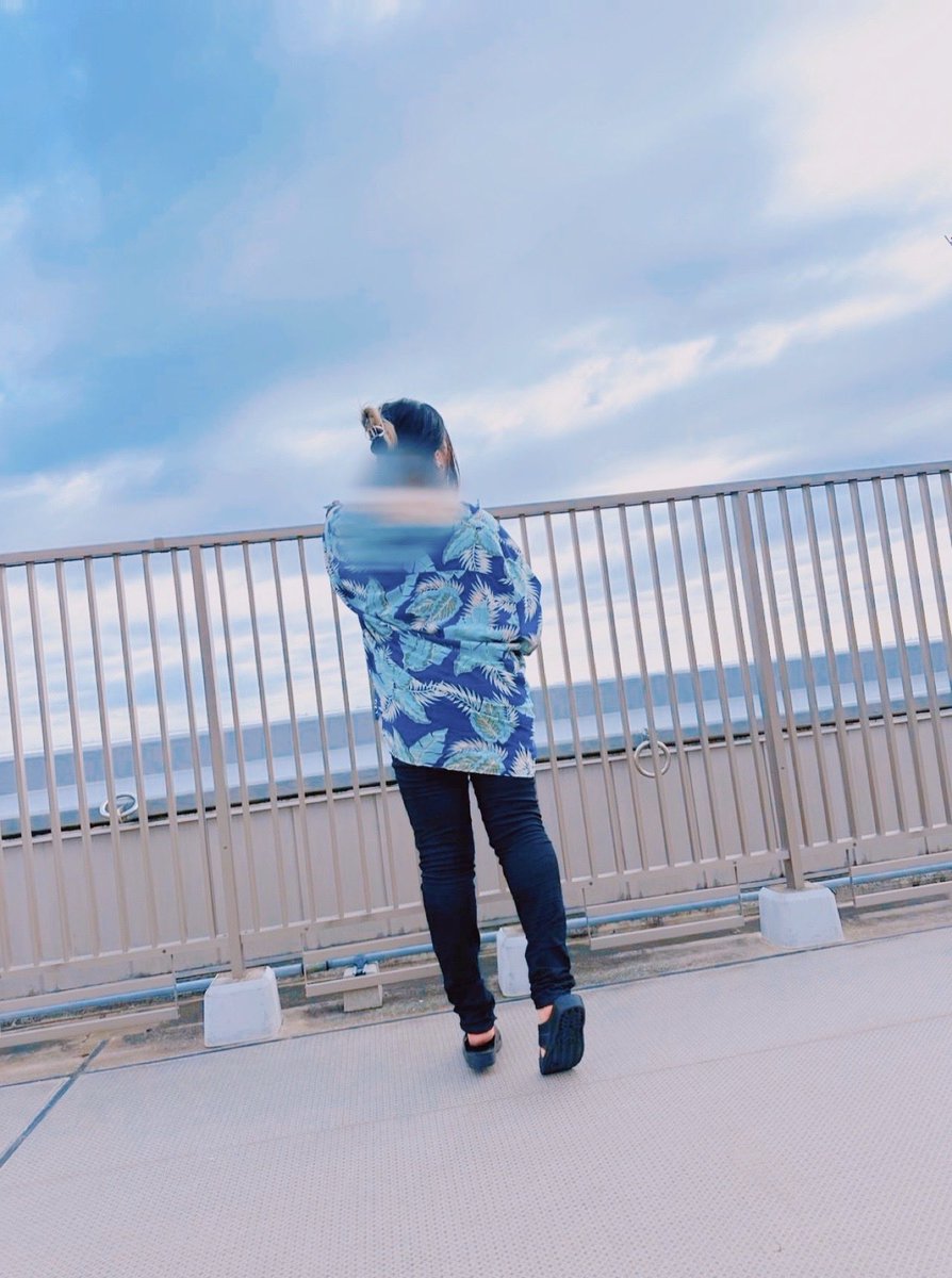 Akane_moq's tweet photo. あかねです
今朝仕事終わりから映画を2本鑑賞し幕張のスパ銭に行き強制デジタルデトックスdayでした✌️✌️✌️

ロッカーに自宅の鍵を忘れたまま

愚かしい https://t.co/Fn5WEVmOAx