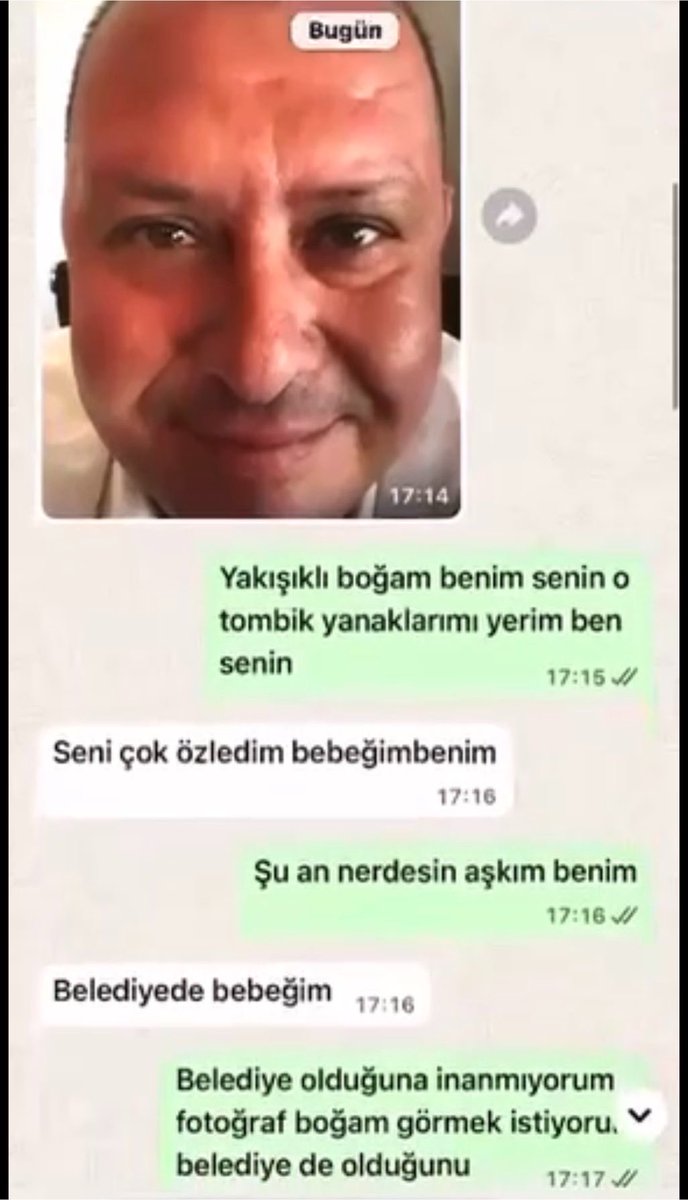 MilliyetciX's tweet photo. CHP’li Menderes Belediye Başkanı İlkay Çiçek’in evli ve 2 çocuk babası olduğu ortaya çıktı. 

Çiçek’in metresinin, yolsuzluk konusunda kendisini uyardığı mesajlar yayınlandı:

▪️Yakışıklı boğam, senin o tombik yanaklarını yerim.

▪️Aşkım bana niye para gösteriyorsun yine kimden aldın?

▪️Aşkım başına iş açma…