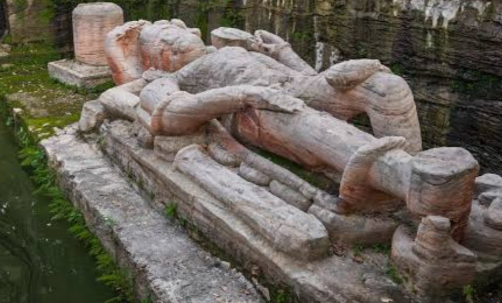 MILINDAPTE1971's tweet photo. Shesh Shaita

10th century, Lord Vishnu statue in Anantashayana (cosmic sleep) posture.

Bandhavgarh forest, Umaria district in Madhya Pradesh.

@IndiaHistorypic https://t.co/wLJWQ2GXNB