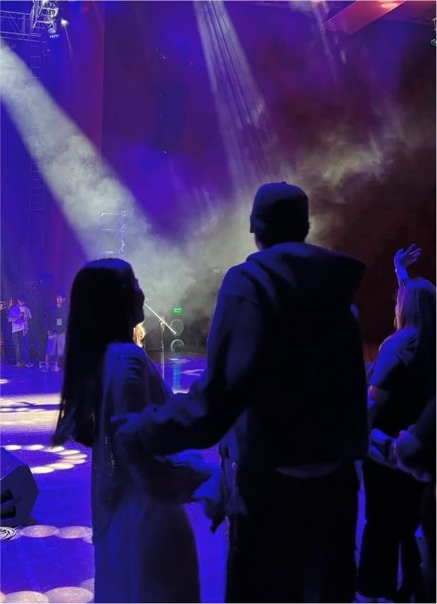 ANT0NIEAN's tweet photo. the most slept on ashdres photo ever but somehow it has me feeling every emotion known to mankind whenever i see it in my gallery https://t.co/tA8B8GU1Ge
