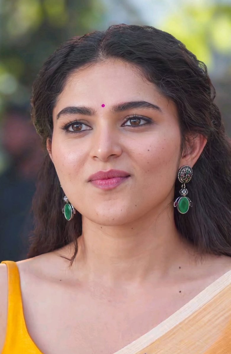 actressmemer09's tweet photo. Ala chudaku ra babu ne modda emo kinda lesindhi aa moratu body mental ekkuthundhi ayina 50 age ayina ela penchav ra antha peddaga ee young vallu antha endhuku panikiraru ne modda mundu https://t.co/irg593qto2