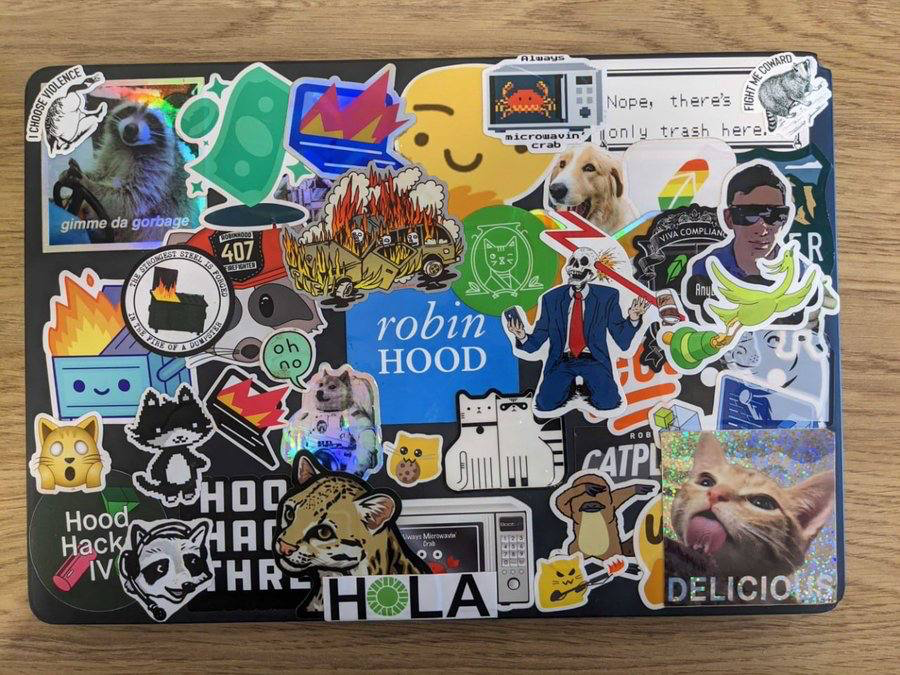 RocketOnRH's tweet photo. One of Robinhood earliest employees wrote on his farewell post asking his former colleagues not to forget to save some pizza for $ROCKET

On his laptop he had FOUR raccoon stickers. https://t.co/nlRIlgzu5E