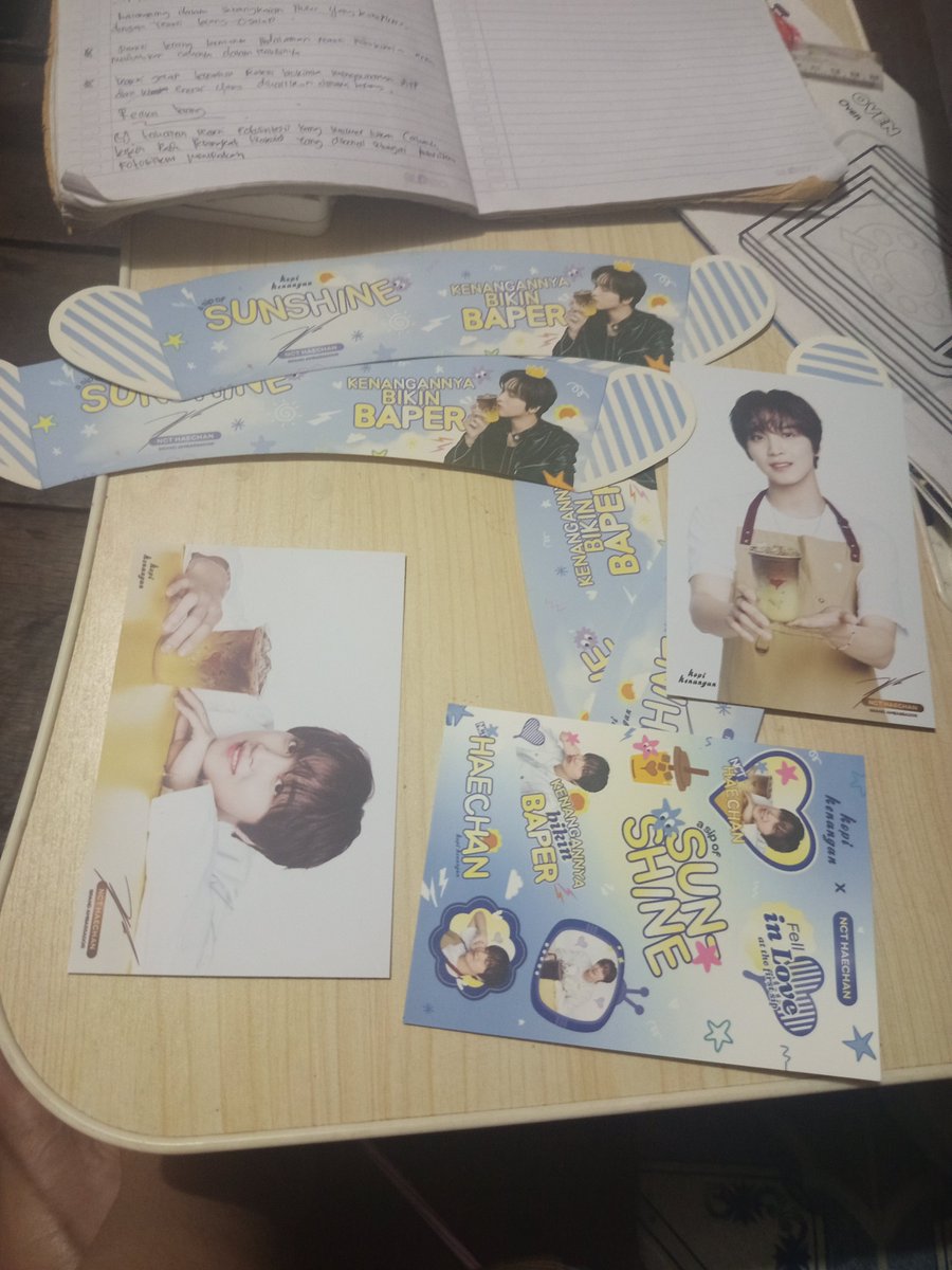 fajierafa2702's tweet photo. WTS GIFT HAECHAN NCTXKOPI KENANGAN 💓

satu set :cup sleeve dua+postcard 2+sticker 1=35k

eceran:
cup sleeve 1=7.000
                       2=13.000
postcard 1=13.000
                    2=25.000
sticker =7000

#haechanxkopikenangan
#gifsethaechan
#sfs
#nctzen https://t.co/Mtw73SgQ0C