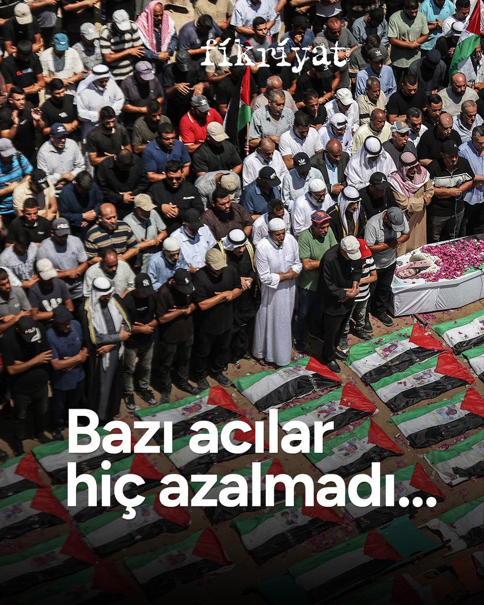 fikriyatcom's tweet photo. Gazze'de 3 yıl sonra acı vedalaşma; enkazdan çıkarılan 112 Filistinli son yolculuğuna uğurlandı. https://t.co/oyyWjMh0Vi