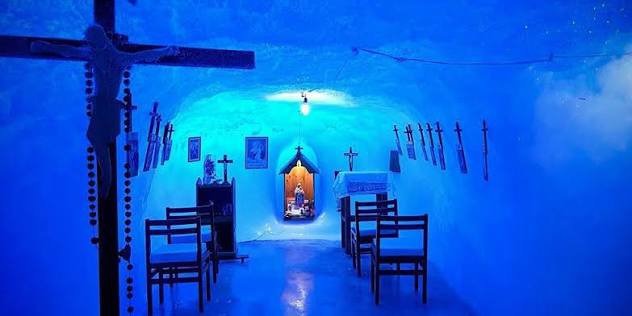 NICOLAS76001's tweet photo. Hoy es la fiesta de Santa María de las Nieves. La Capilla de Nuestra Señora de las Nieves es el templo católico más austral del mundo y está en la Antártida argentina. “Yo te puse por lumbrera de las naciones a fin de que seas para salvación hasta los términos de la tierra.” https://t.co/xvl2MvRBkN